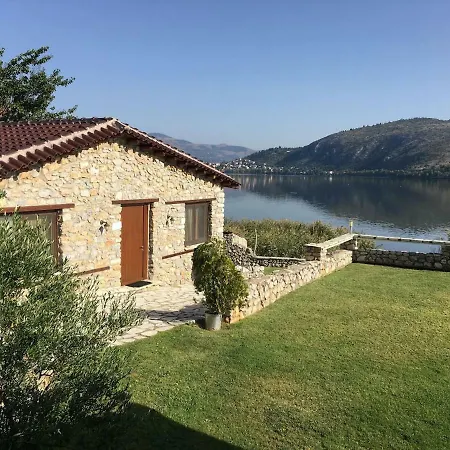 The Little Stone House By The Lake Kastoria Exterior photo