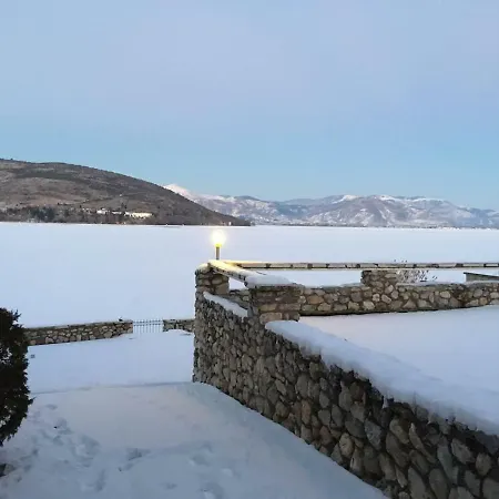 The Little Stone House By The Lake Kastoria Exterior photo